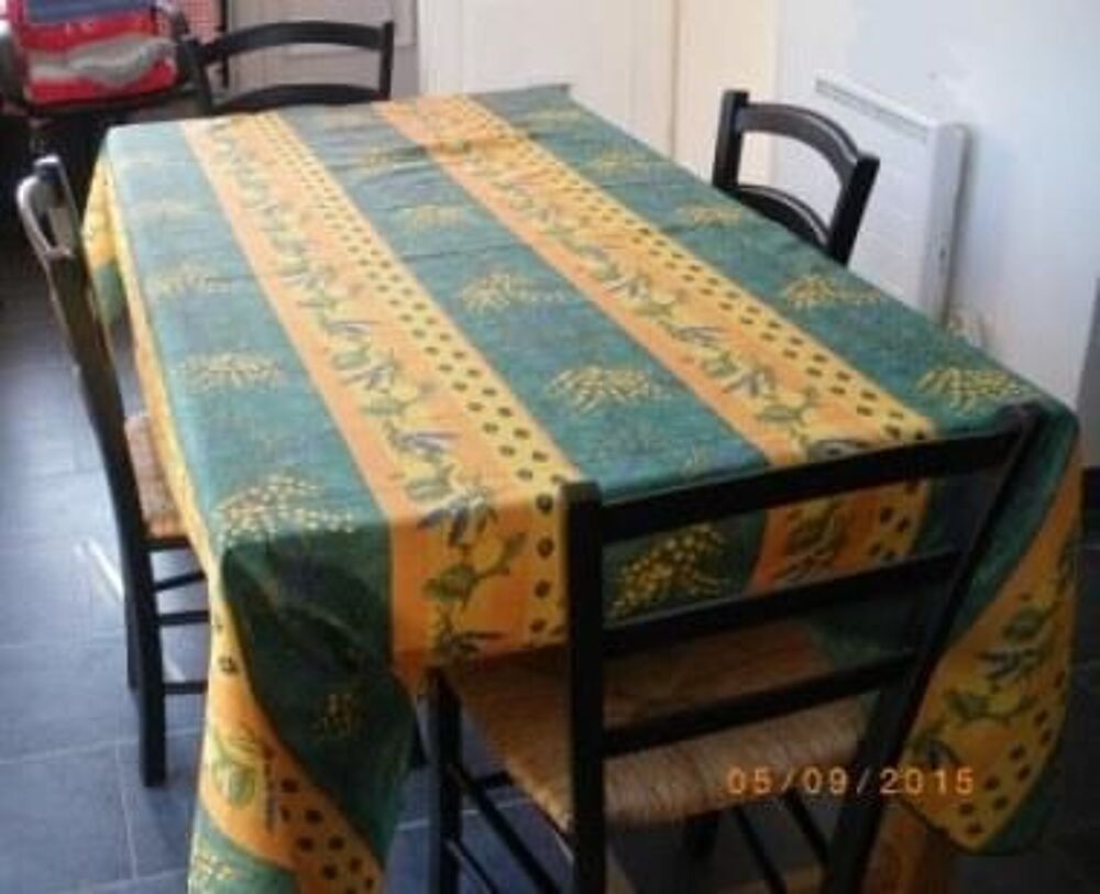 Table 6 places pin massif Meubles