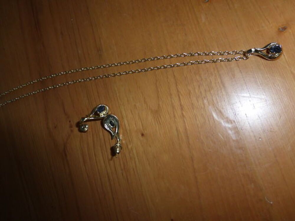 COLLIER et BOUCLE d'OREILLES perc&eacute;es SAPHIR fantaisies-neufs Bijoux et montres