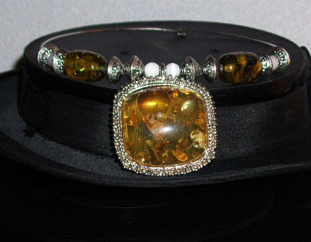  Collier Rigide en M&eacute;tal Argent&eacute; Vieilli et pendentif ambre Bijoux et montres