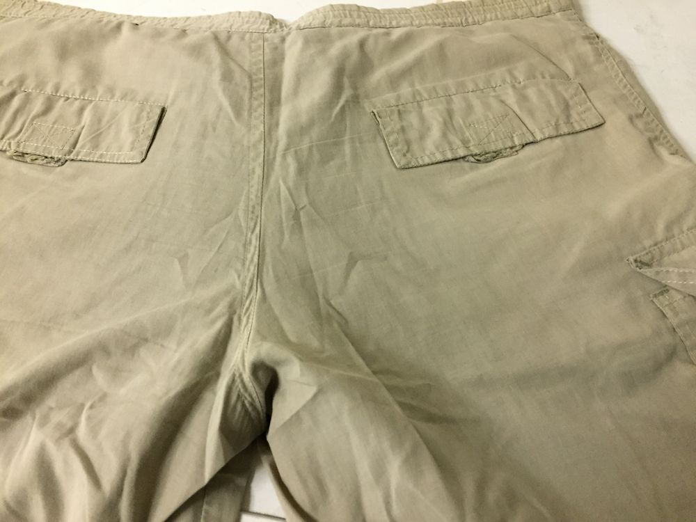 BERMUDA BEIGE "PAECIFIC" T. 42 Vêtements