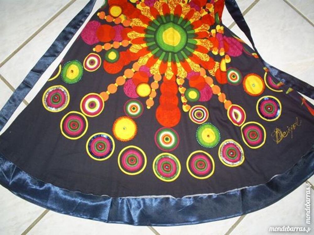 Robe DESIGUAL Taille S ou 38 Vêtements
