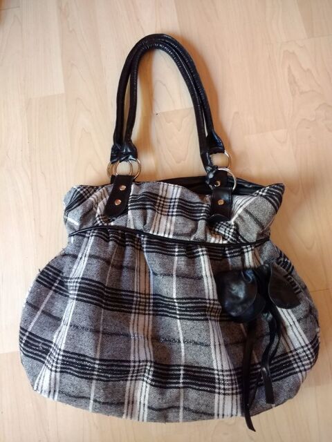 Sac  main 5 Ugine (73)