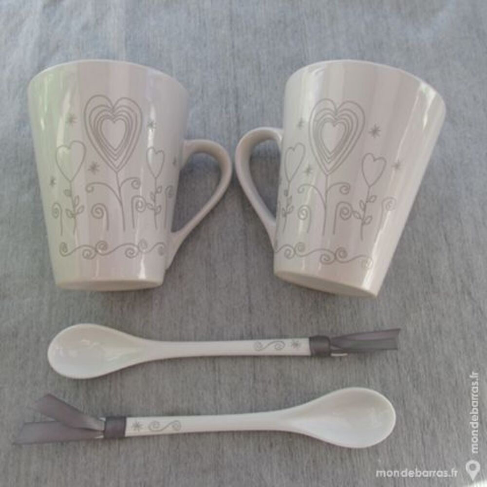2 MUGS ARGENT//BLANC PORCELAINE Avec cuill&egrave;res Cuisine