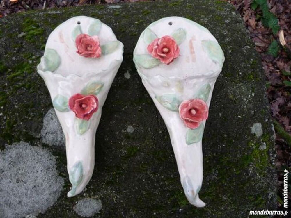Vase applique forme corne Décoration