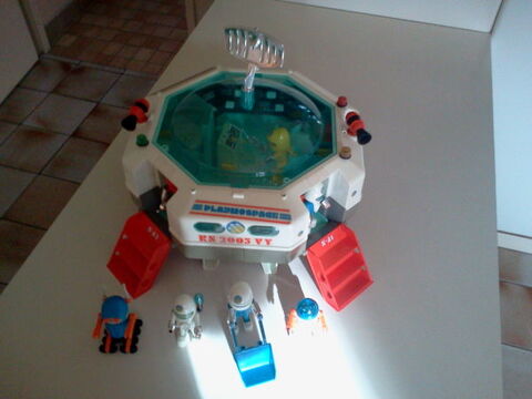 Base espace  Playmobil  35 Paris 15 (75)