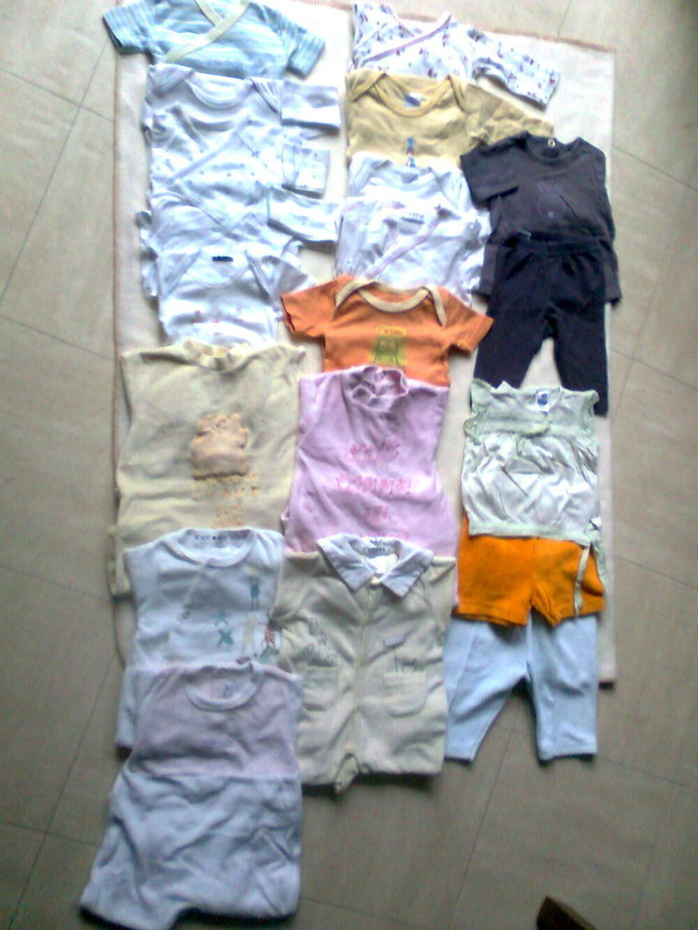 lot 12 - 17 pi&egrave;ces b&eacute;b&eacute; 3 mois - zoe Vêtements enfants