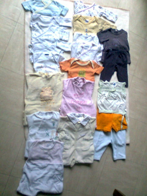 lot 12 - 17 pices bb  3 mois - zoe 2 Martigues (13)