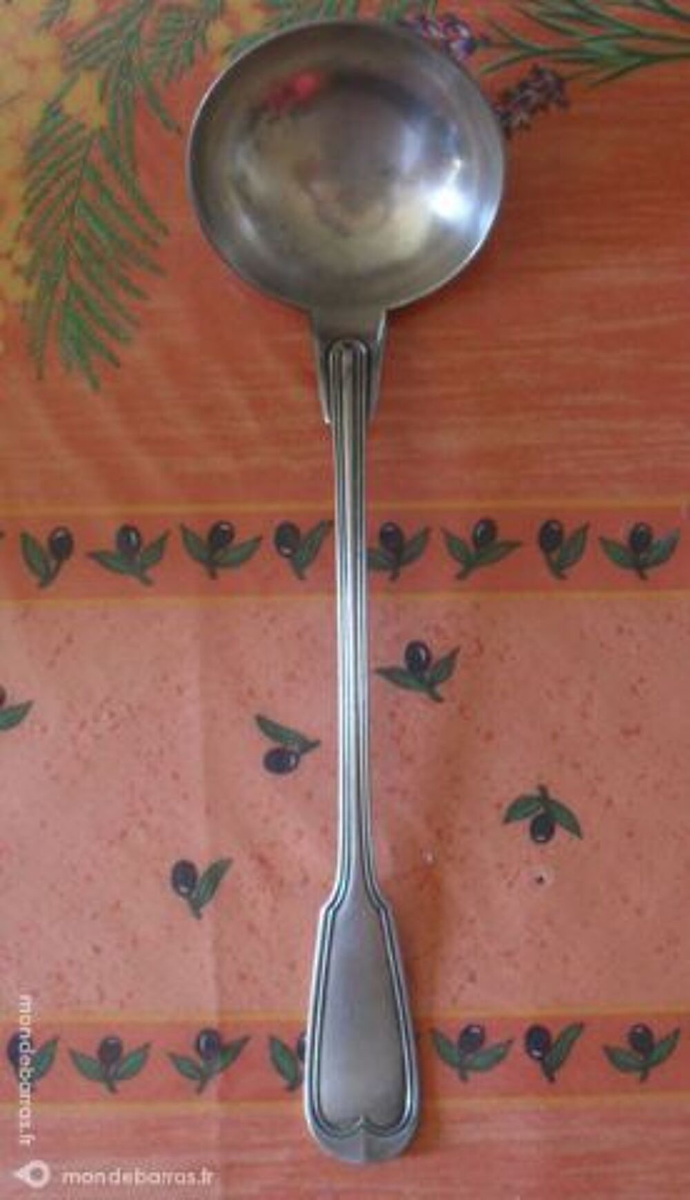 LOUCHE en m&eacute;tal ARGENT avec poin&ccedil;ons Cuisine