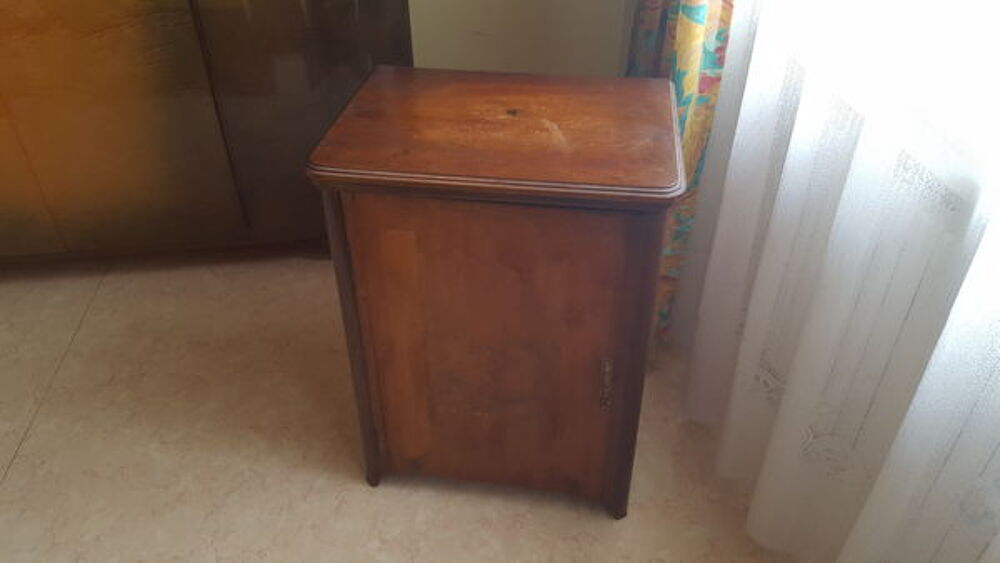 MACHINE A COUDRE SINGER Meubles