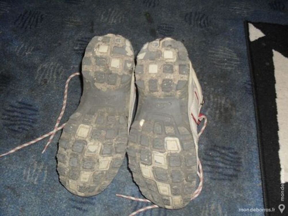 basket quechua enfants pointure 33 tr&egrave;s bon &eacute;tat Chaussures