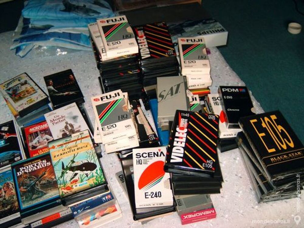 Lot de VHS DVD et blu-ray