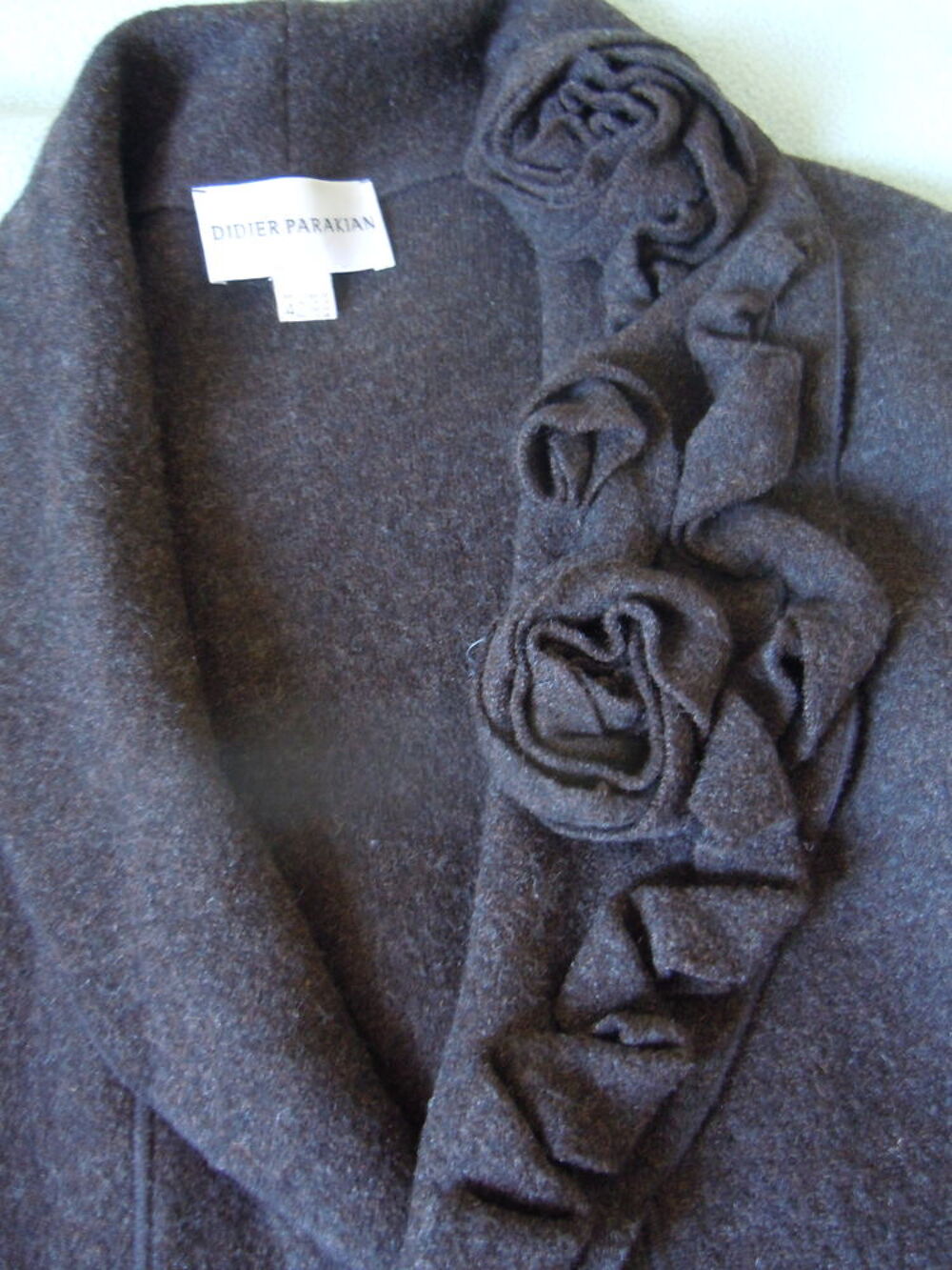 BELLE VESTE DIDIER PARAKIAN
ETAT NEUF Vêtements