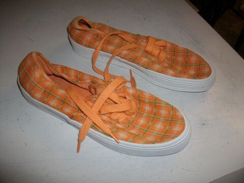 Basket toile Orange � carreaux pt 38 � 2,50 � 2 Bouxwiller (67)
