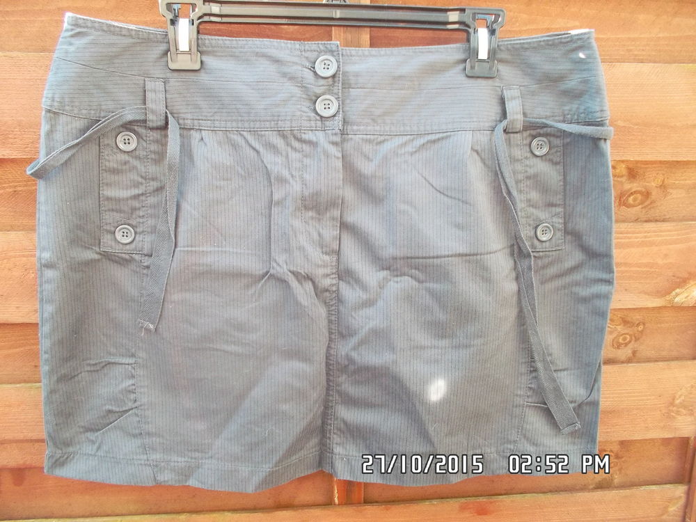 JUPE GRISE ET NOIRE A FINES RAYURES*JUSTE 3E*KIKI60230 Vêtements
