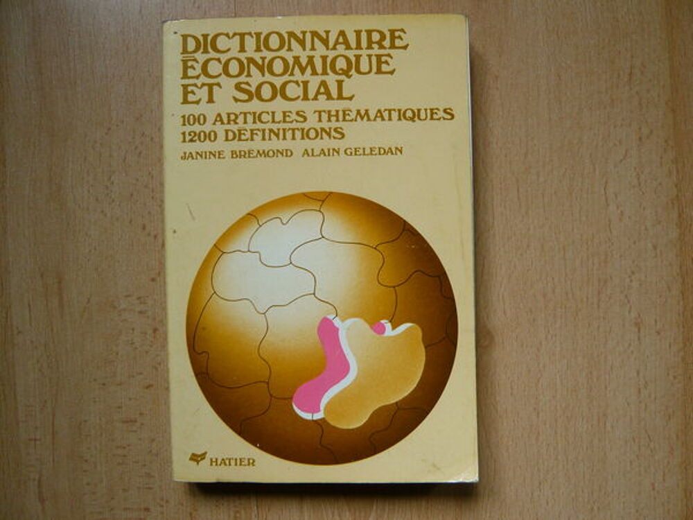 DICTIONNAIRE ECONOMIQUE ET SOCIAL Livres et BD