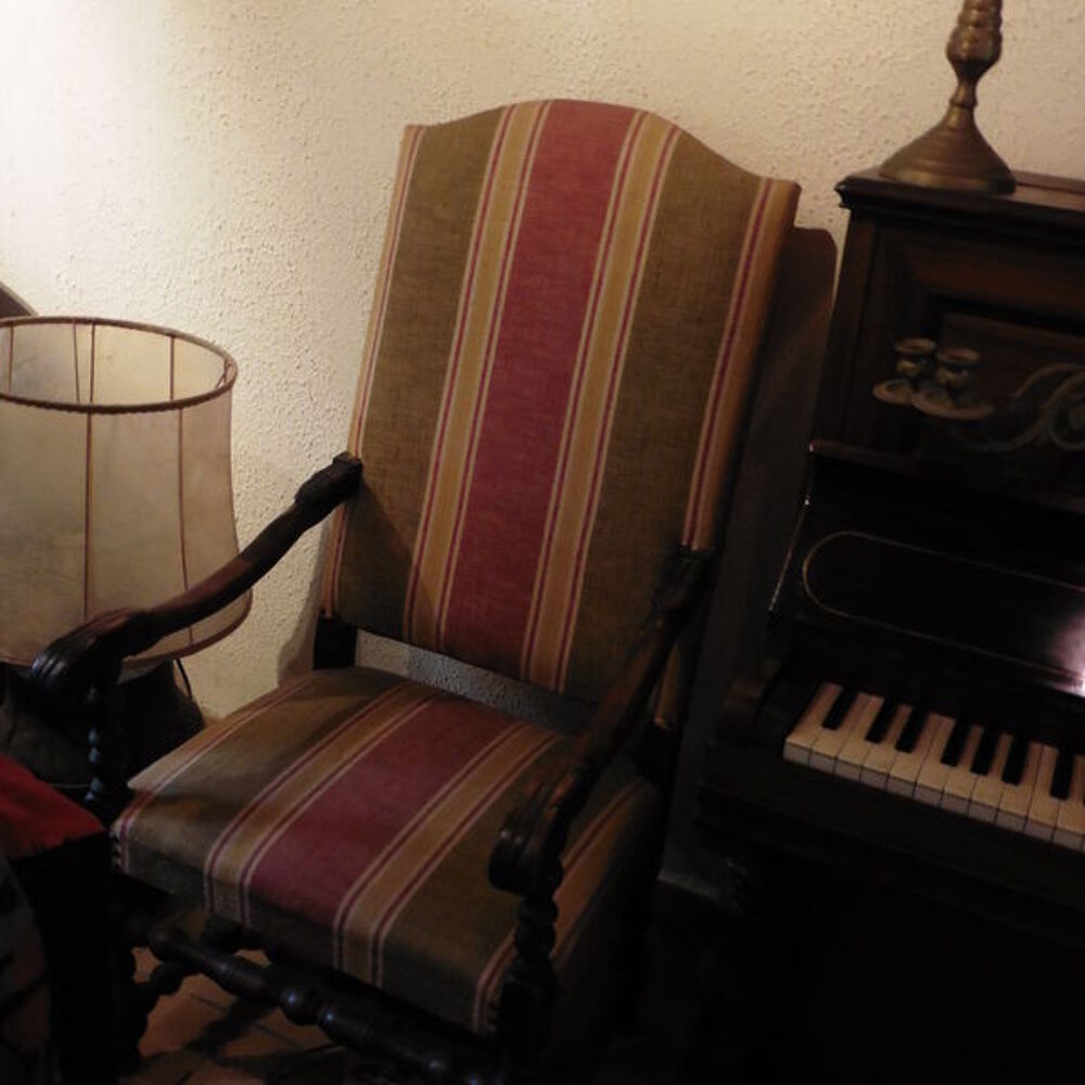 Fauteuils style Louis XIII Meubles