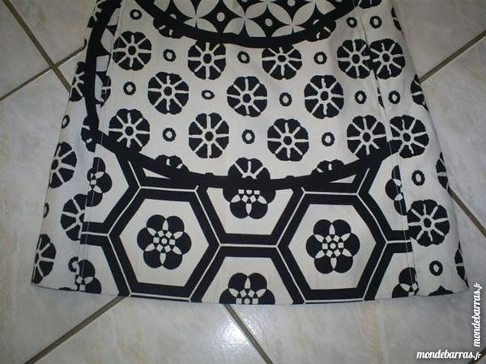 Robe DESIGUAL NEUVE BY LACROIX Taille 40 Vêtements