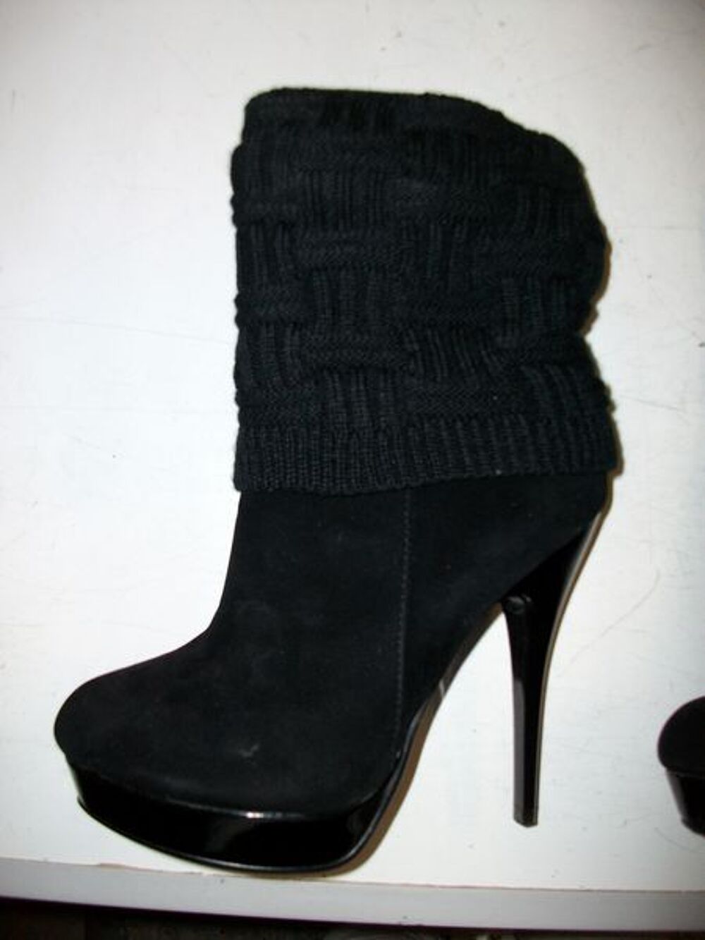 Bottines tige tricot Noir talons 13 cm pt 39- neuves- &agrave; 20 € Chaussures