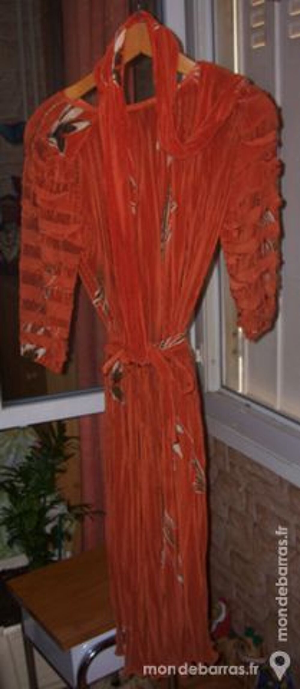 robe orang&eacute;e ceinture et foulard taille 42-44 Vêtements