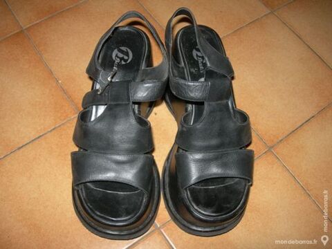 Chaussures Noires Femme Eté / taille 40 1 Montpellier (34)