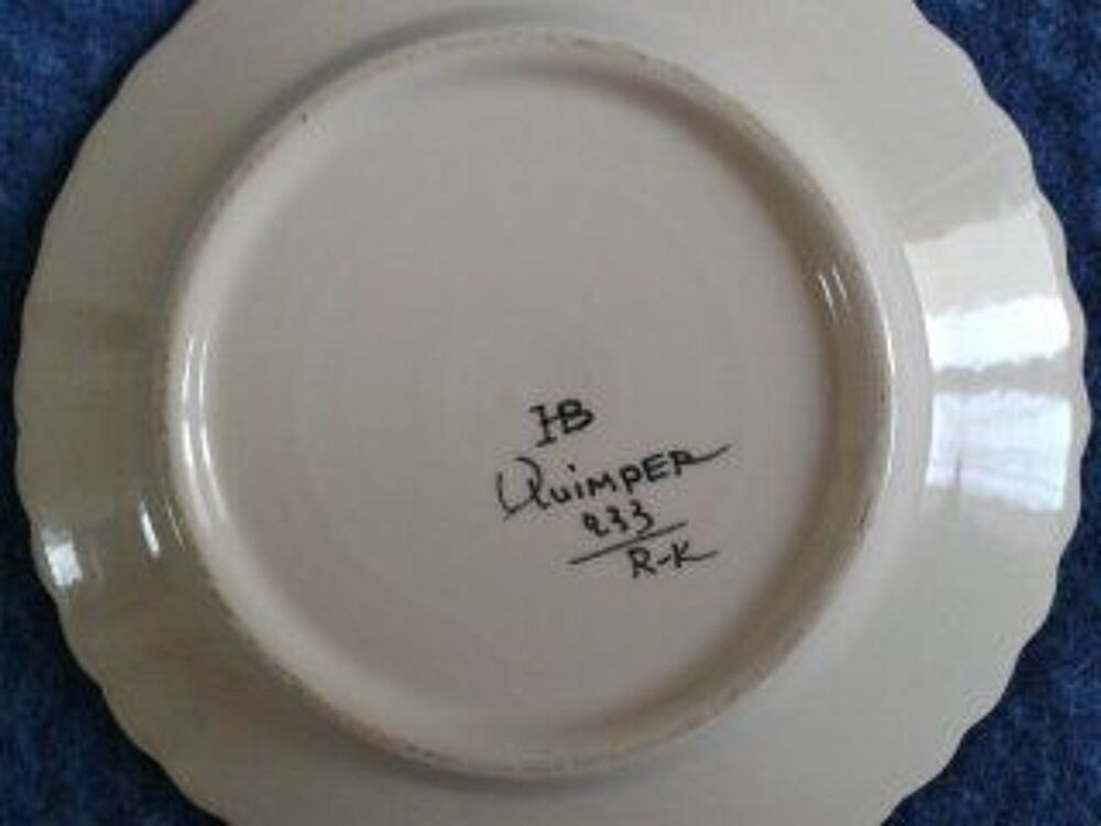 Petites assiettes Bretonne HB Quimper. 