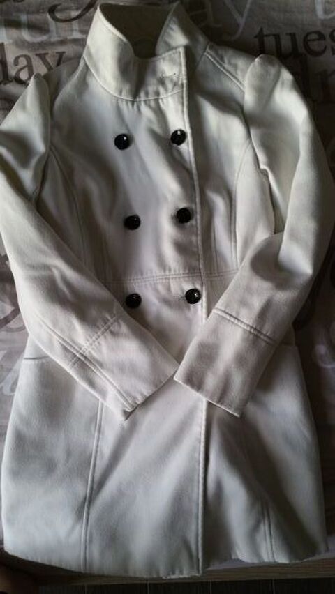 Manteau blanc taille 38 10 Montreuil-sur-Loir (49)