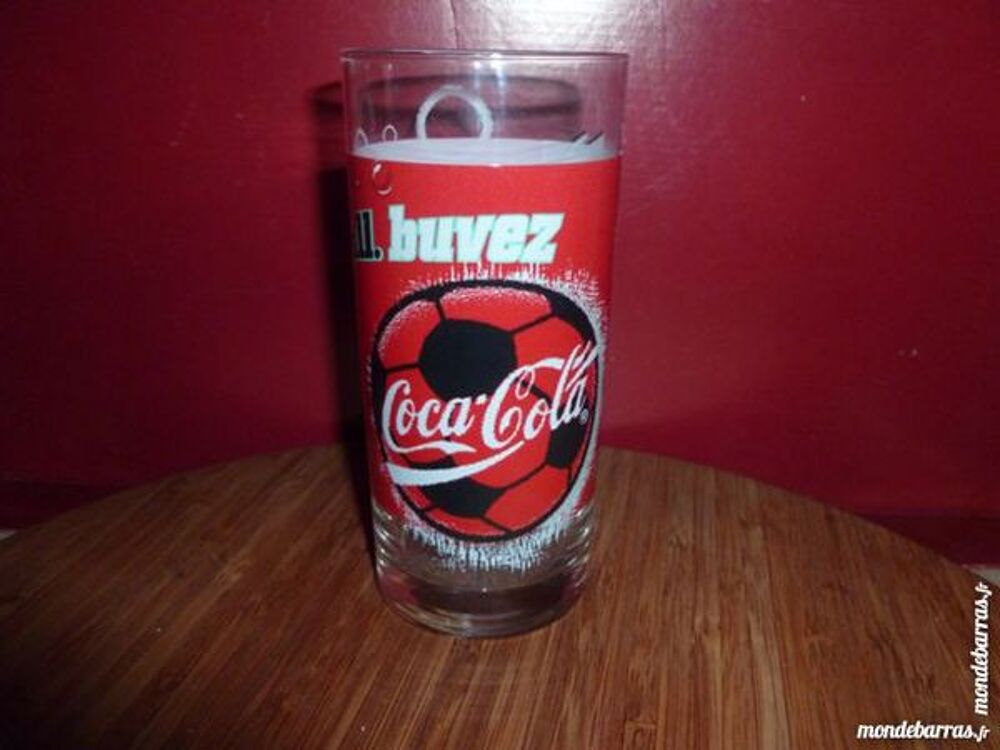 T33: 6 verres COCA COLA, logo ballon de football Cuisine