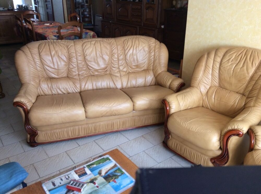canap&eacute; cuir 3 places + fauteuils assortis Meubles