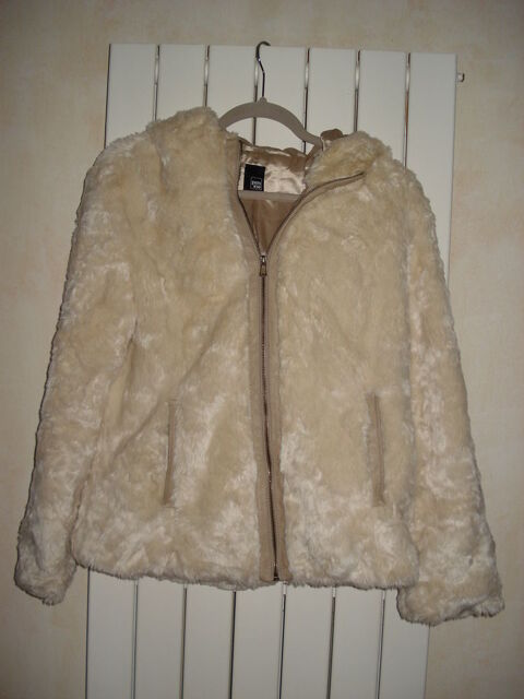 blouson fourrure synthétique bouclée couleur beige 0 Chaville (92)