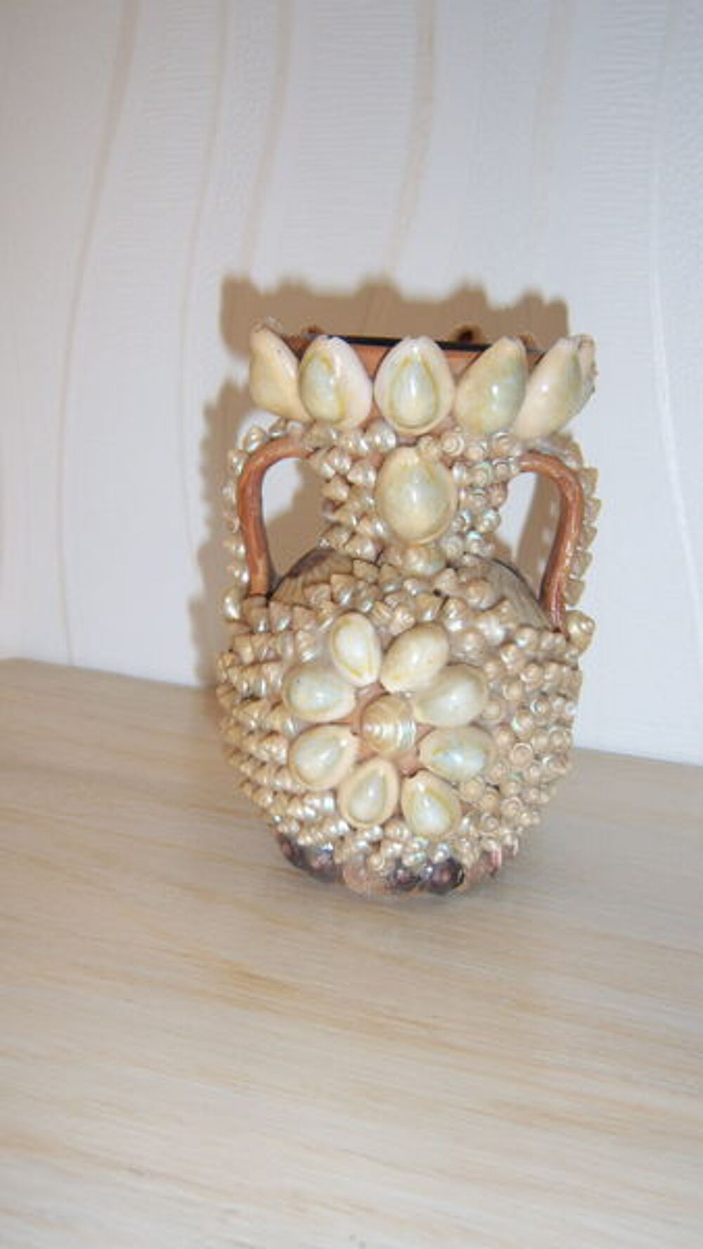 vase en coquillages Décoration