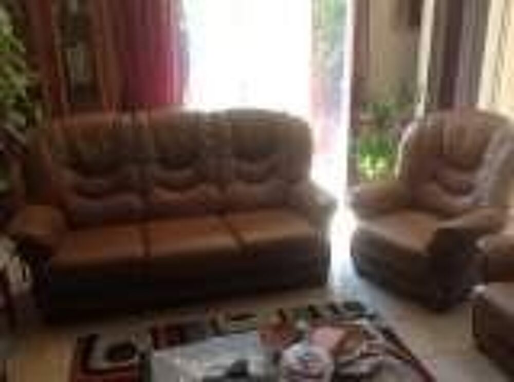 Lot de 2 canap&eacute;s cuir 3 places + 2 fauteuils cuir Meubles