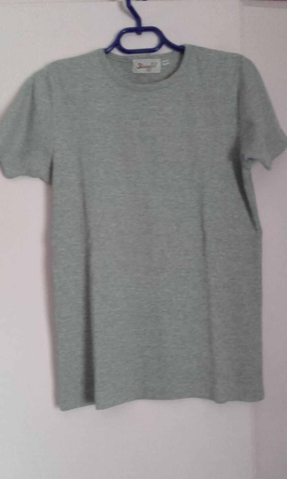 tee shirt gris Vêtements