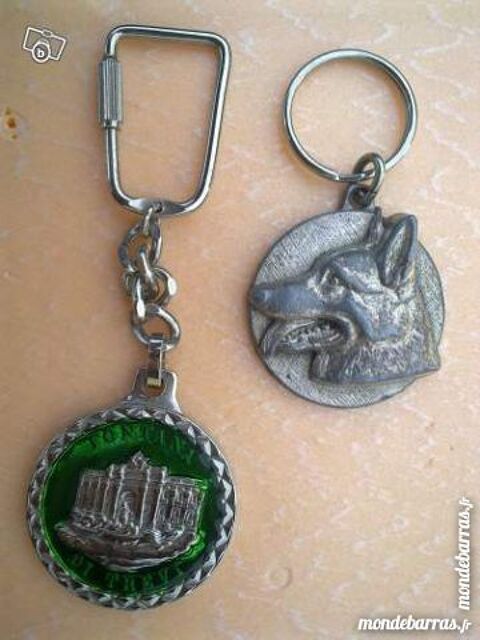 Portes-clefs. 10 Saint-Vallier (71)