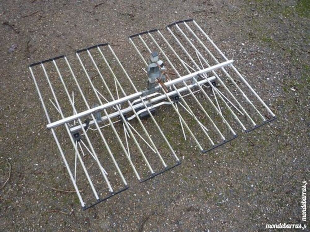 Antenne t&eacute;l&eacute;/t&eacute;l&eacute;viseur/toit Photos/Video/TV