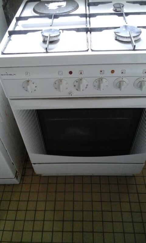 gazinire 3feux gaz four gaz + une plaque lectrique 150 Cugand (85)