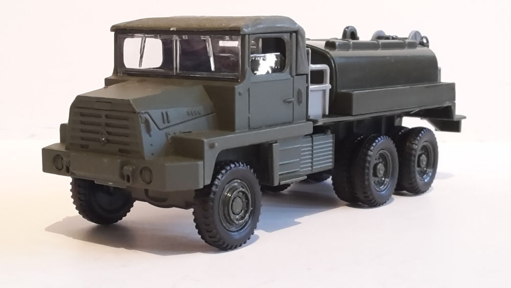 Berliet GBC citerne militaire 