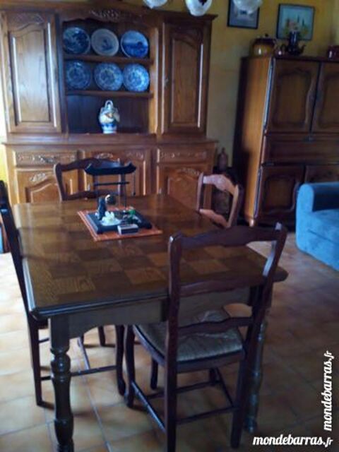 SALLE A MANGER COMPLETE 199 Cadenet (84)
