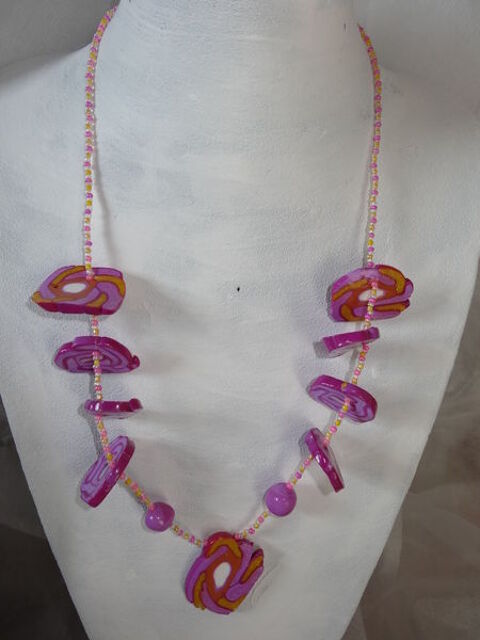 Collier en pate fimo 26 Labastide-Monrjeau (64)