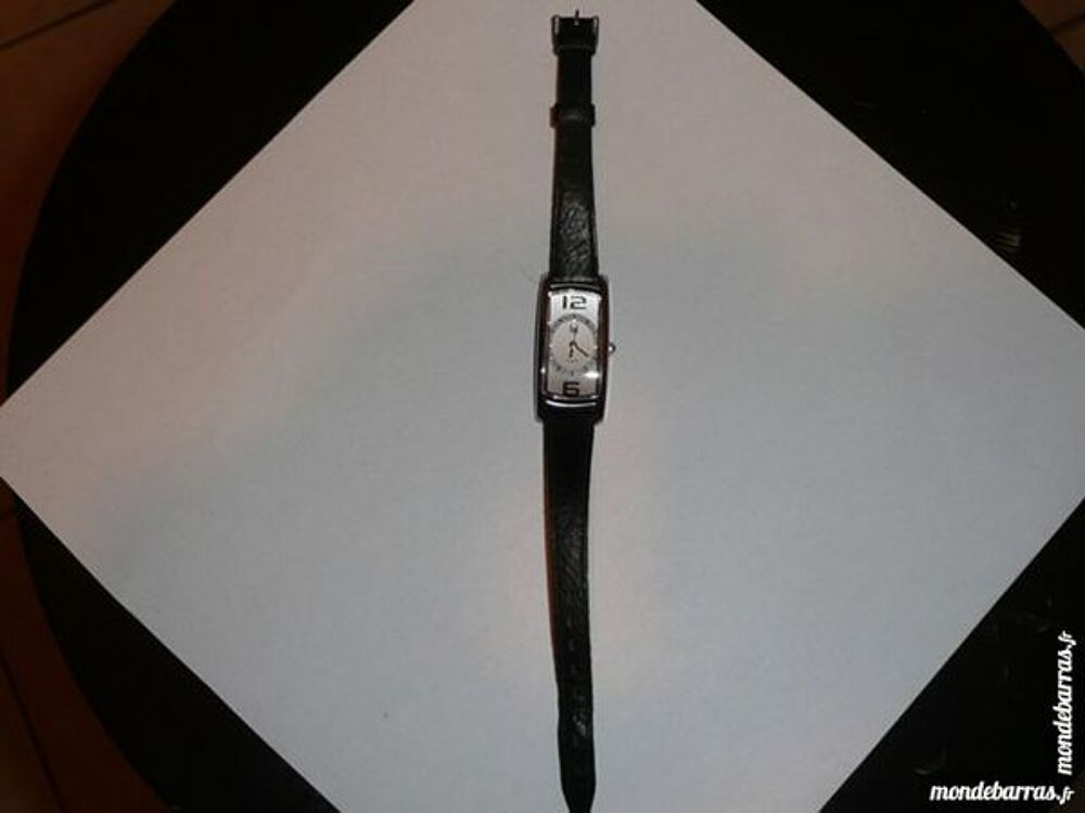 Montre dame de marque Lip quartz Bijoux et montres
