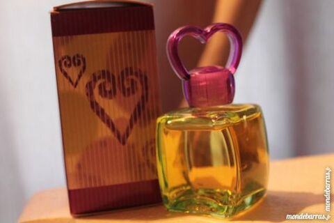 FLACONS FORME COEURS REMPLIS AVEC LES PARFUMS AVON 15 Vitry-sur-Seine (94)