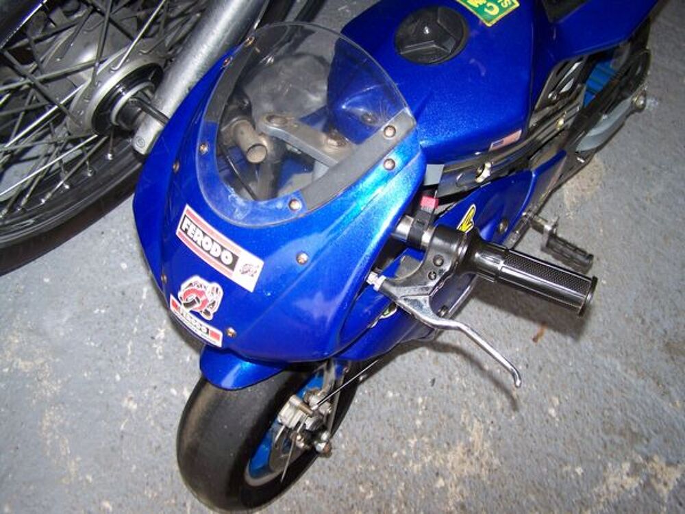 recherche pocket bike a restaurer pour deco de garage. Jeux / jouets