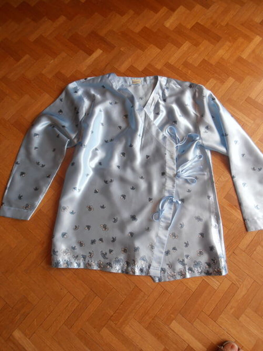 Pyjama bleu ciel crois&eacute; (77) Vêtements