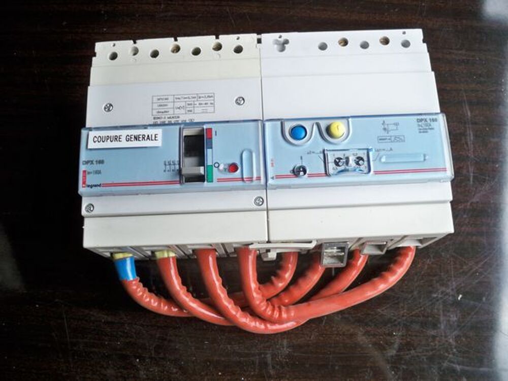 Disjoncteur diff&eacute;rentiel 4 x 160 amp. diff&eacute;rentiel r&eacute;glable Bricolage