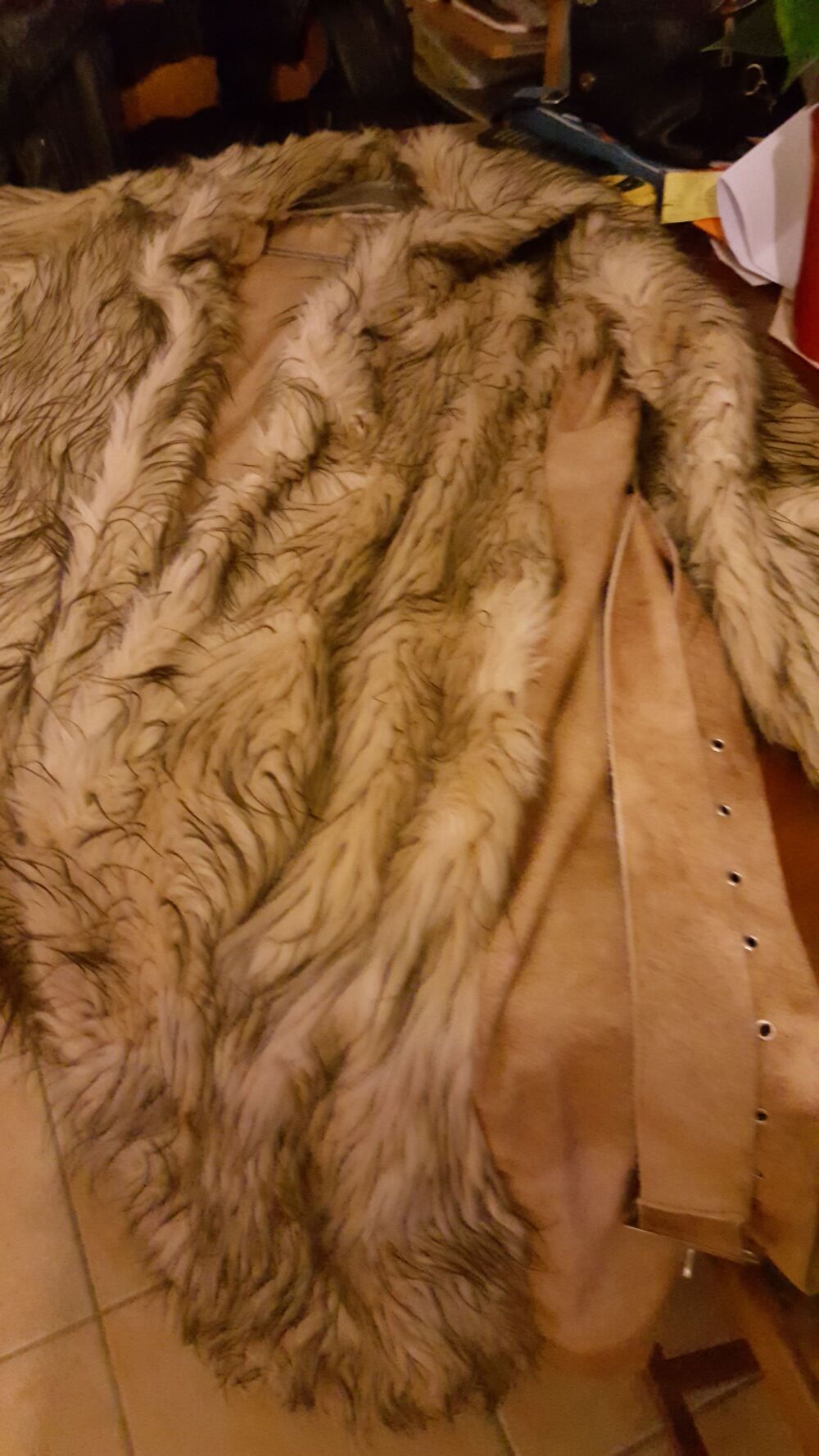 Manteau long fourrure et peau taille XL mais fait 44/46 Vêtements