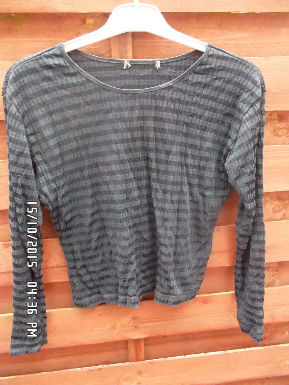 HAUT NOIR A RAYURES*JUSTE 1E*KIKI60230 Vêtements