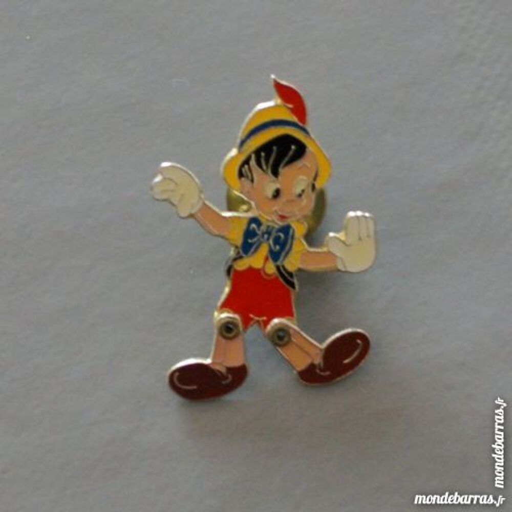 Pins Pinocchio articul&eacute; Bijoux et montres