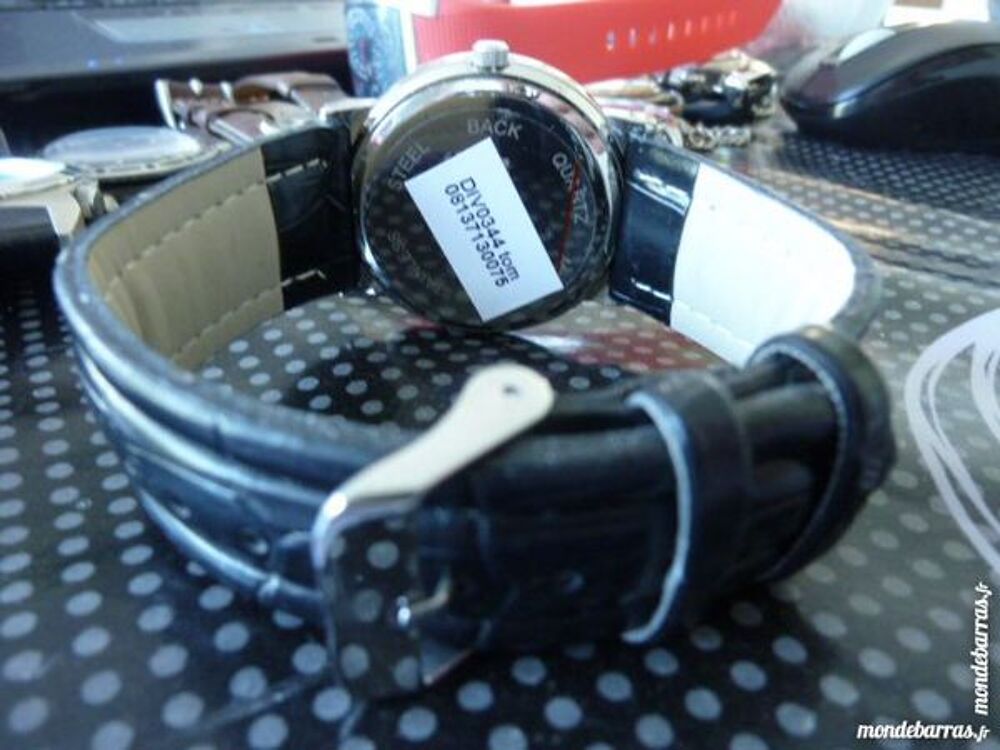 LOOT PUNK ROCK montre UNISEXE DIV0344 Bijoux et montres