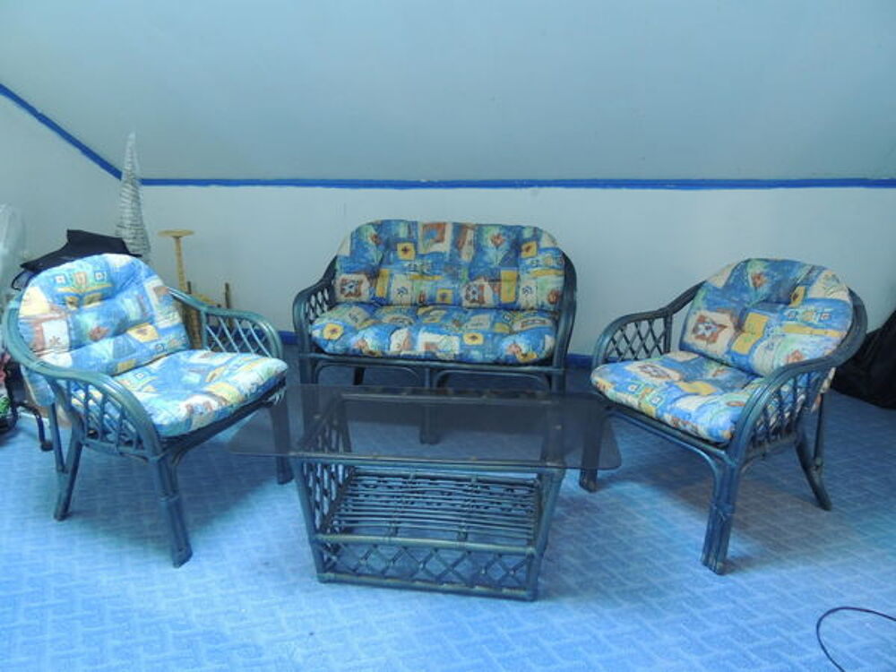 Salon en rotin bleu fonc&eacute; Meubles