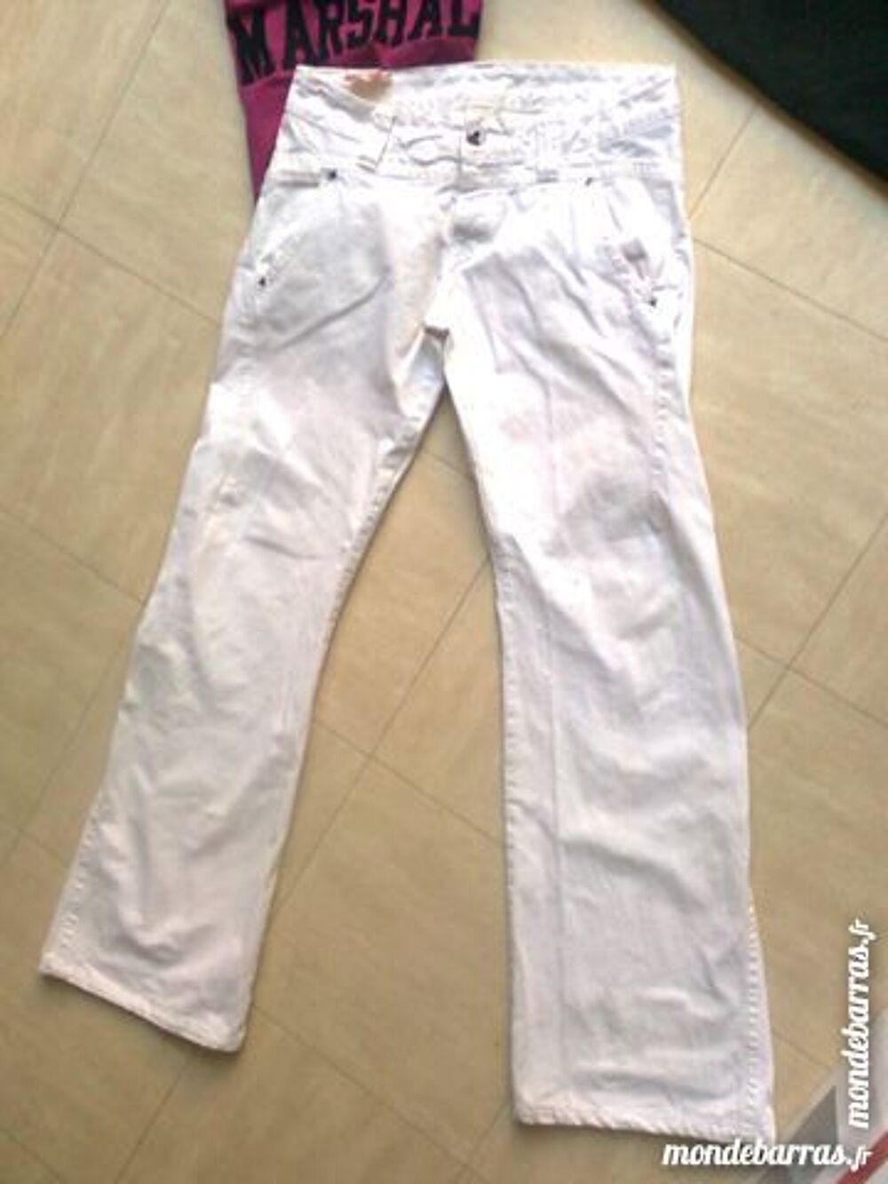 pantalon blanc, 2 Tshirts, 1 borsalino - 40 - zoe Vtements