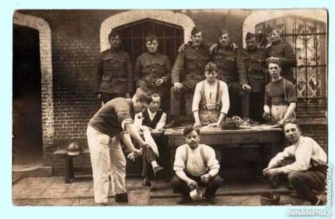 CARTE POSTALE - soldats 1914 5 Laon (02)